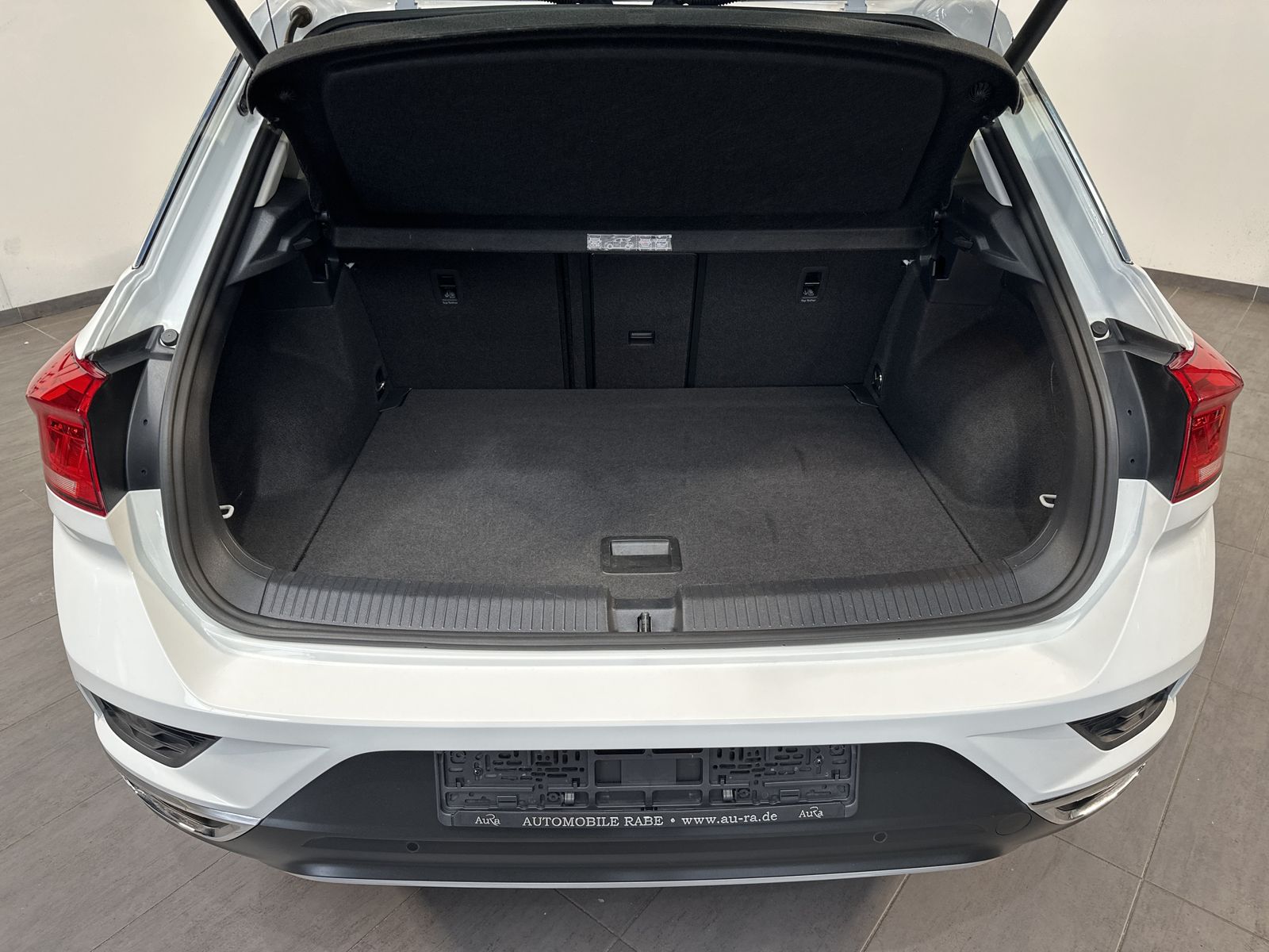 Volkswagen T-Roc 2.0 TDI DSG 4Motion Style - Samsaru's Car Outlet