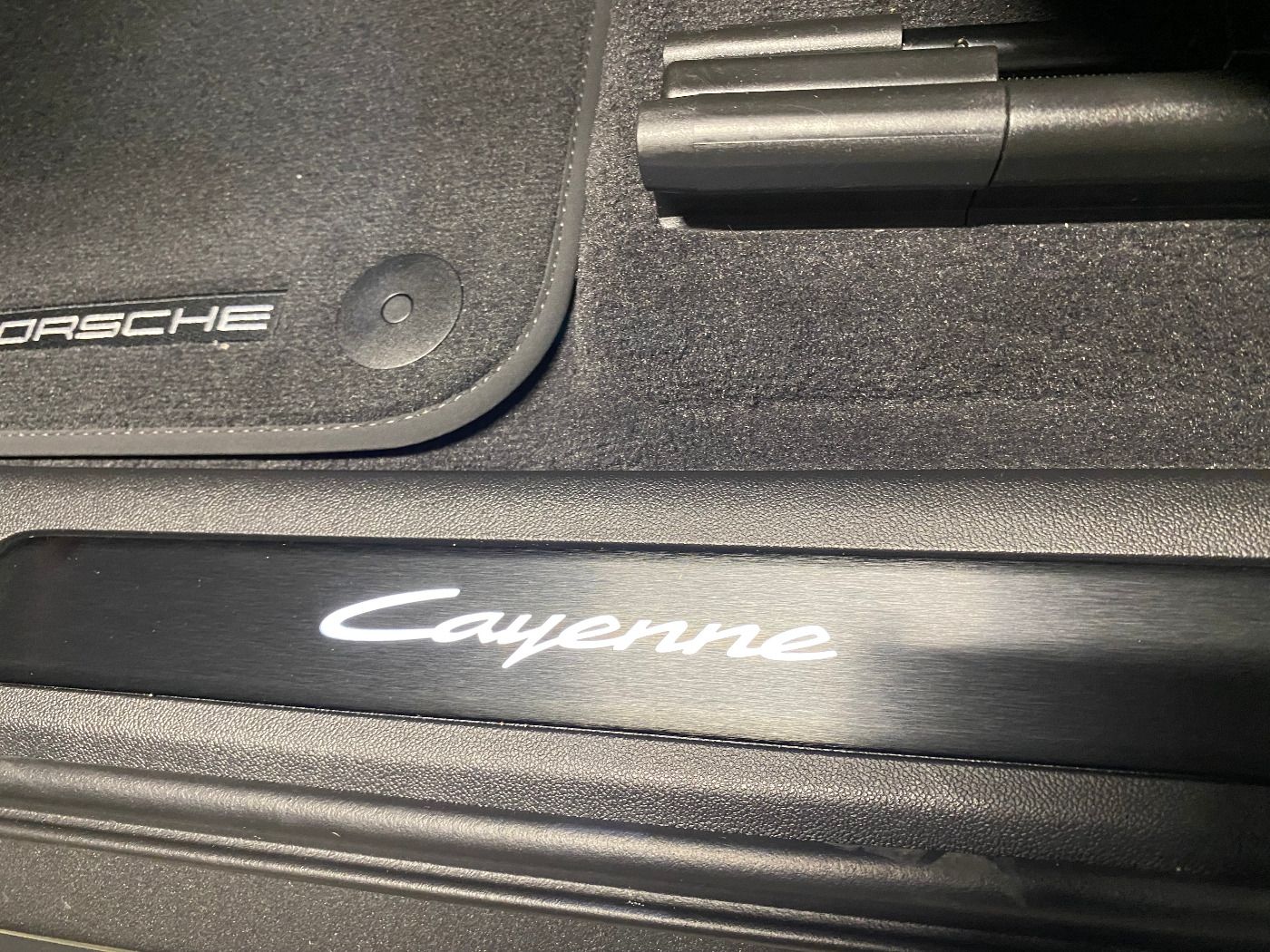 Porsche Cayenne E-Hybrid Coupe | Adaptive Luftfederung |
