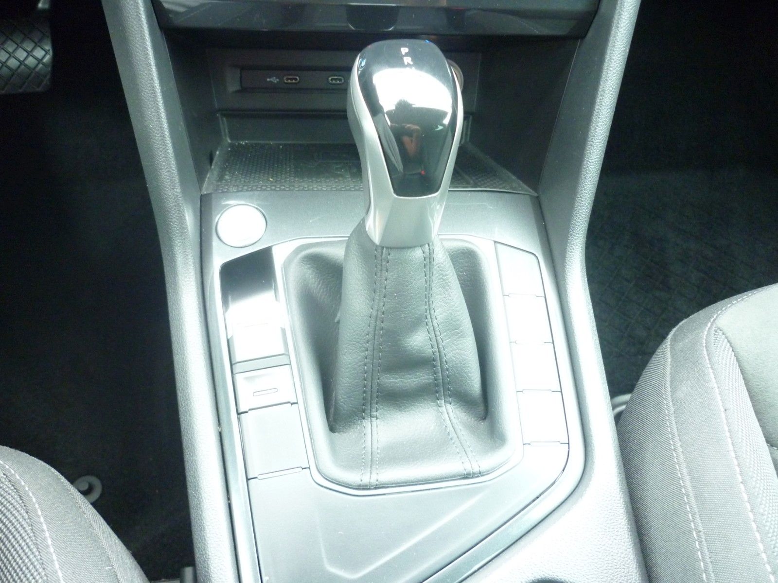 Volkswagen Tiguan 2.0 TDI Elegance - Samsaru's Car Outlet