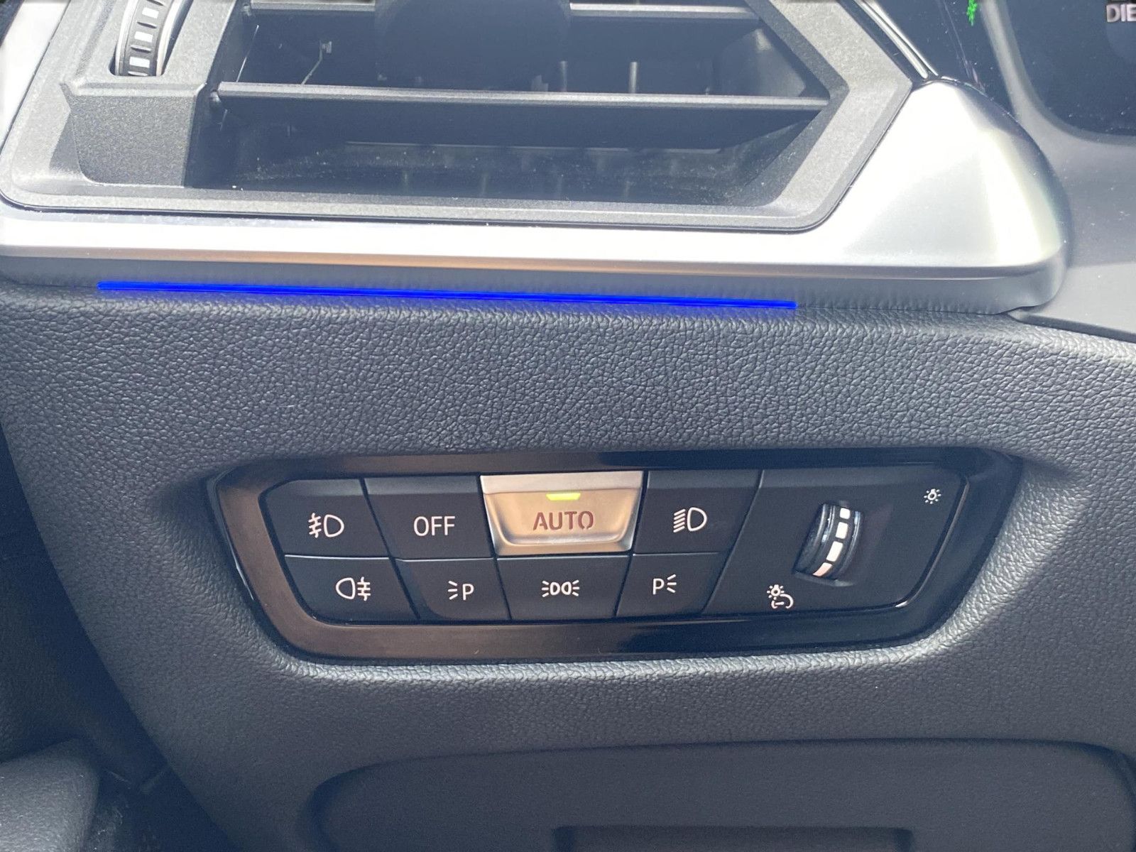 BMW 320 d x M Sport - Samsaru's Car Outlet
