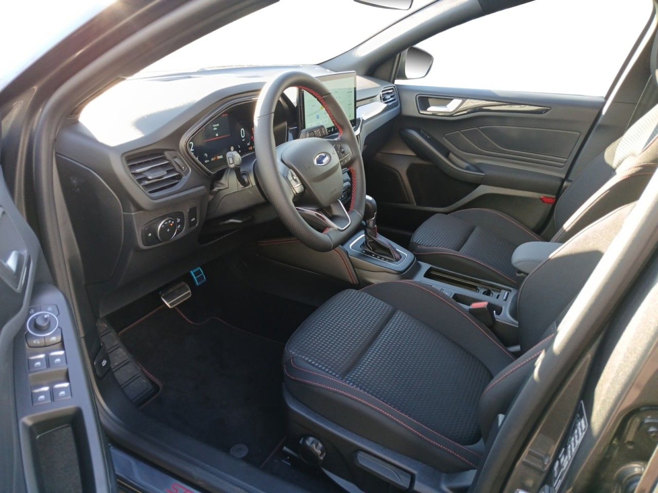 Ford Focus Turnier ST-Line X PDC' RFK' NAVI' SHZ'ACC'