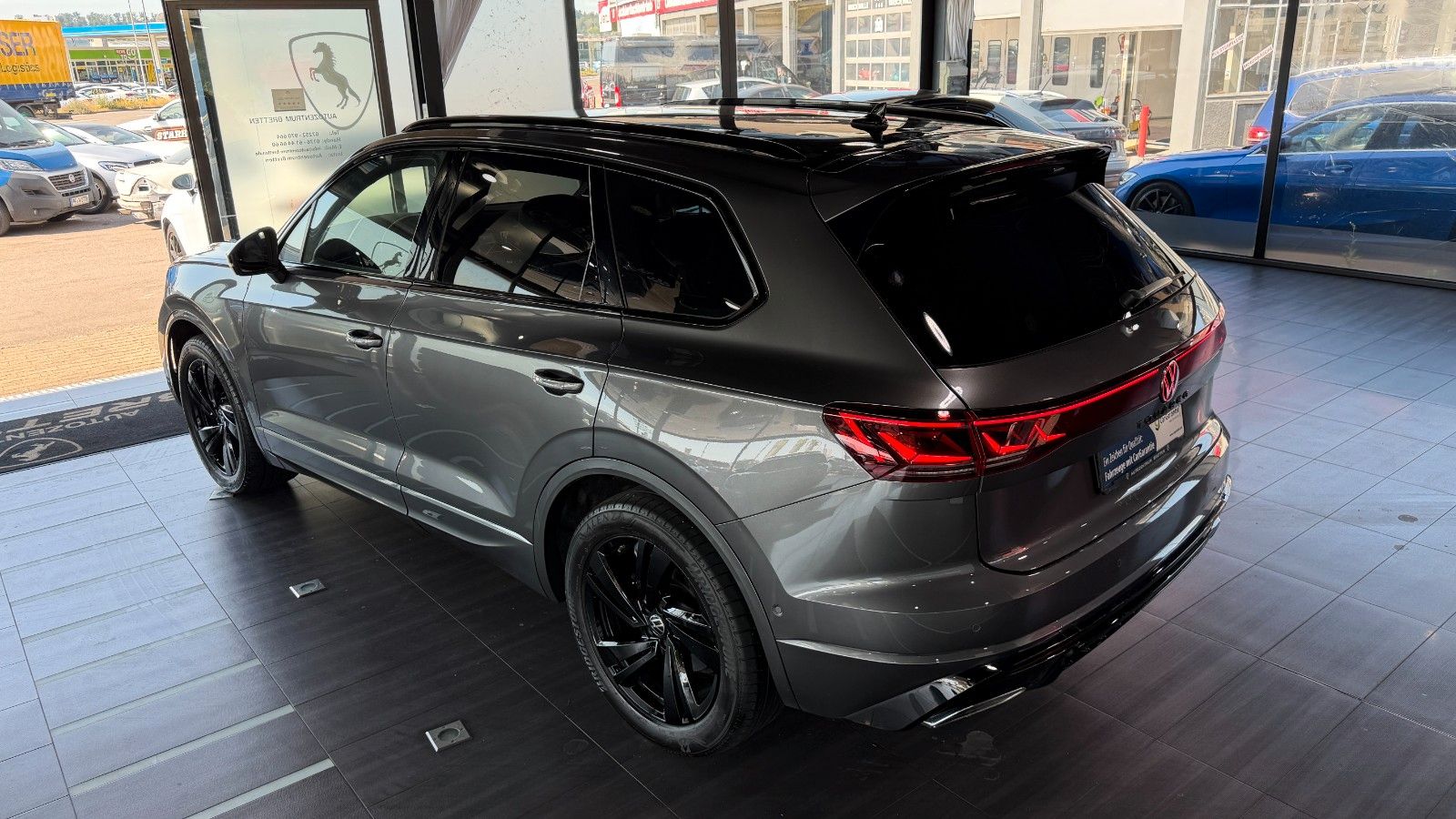 Volkswagen Touareg 3.0 TDI R-Line*4M*Nachtsicht*Luft*Black