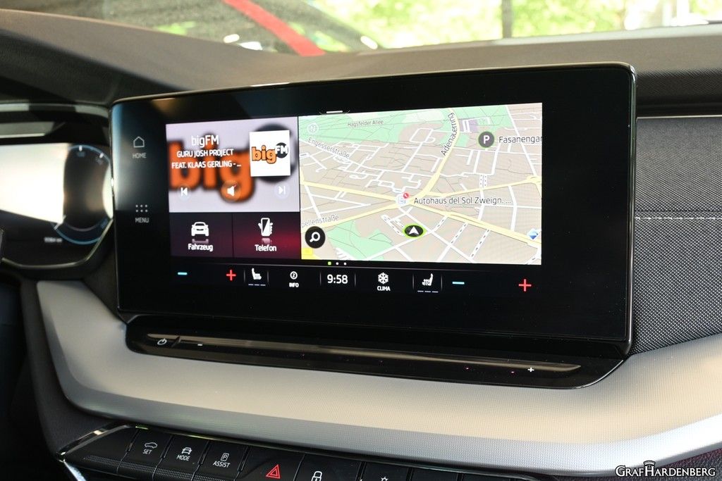 Skoda Octavia Combi 2.0 TDI DSG Style - Samsaru's Car Outlet