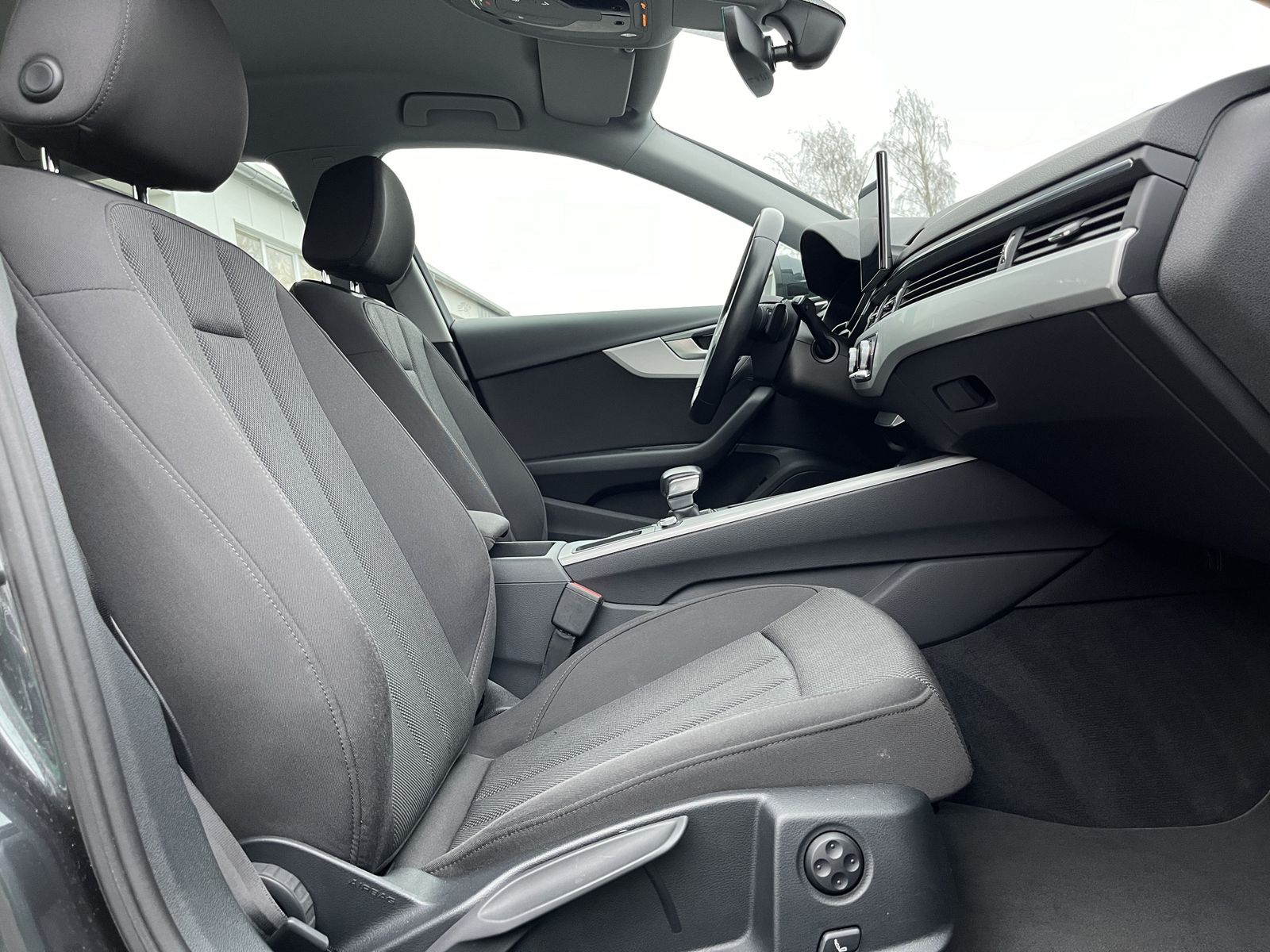 Audi A4 Avant 35 2.0 TDI S tronic advanced - Samsaru's Car Outlet