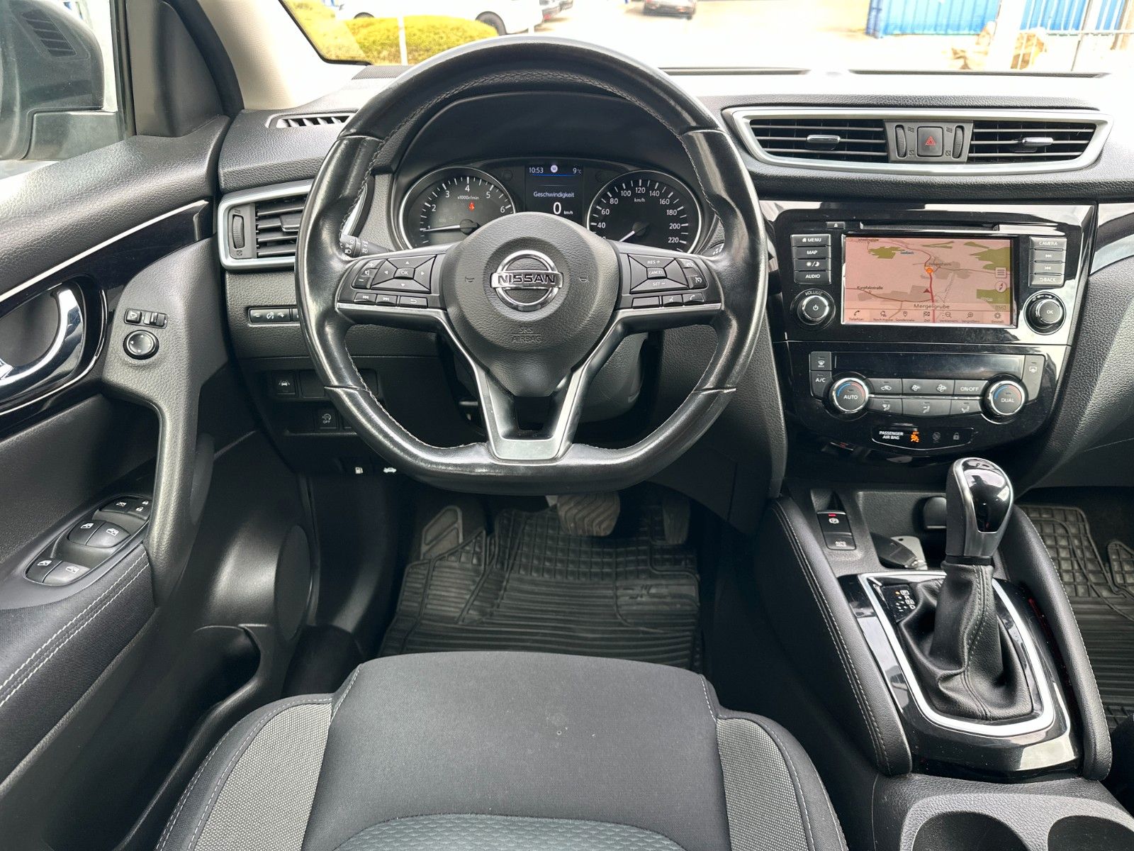 Nissan Qashqai 1.3 - Samsaru's Car Outlet