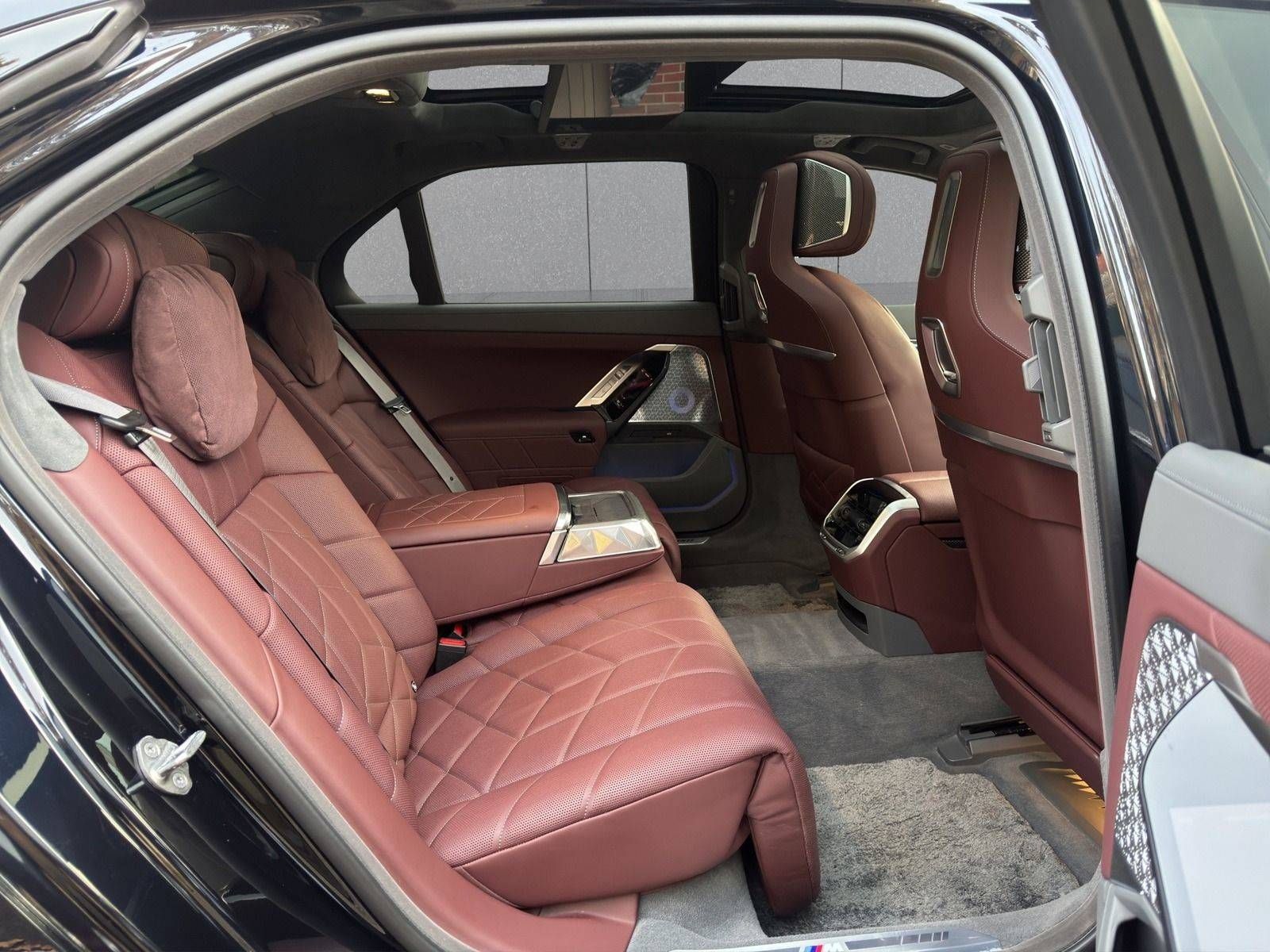 BMW 740 d xDrive M Sport Pro NP172K INDIV Theater TV
