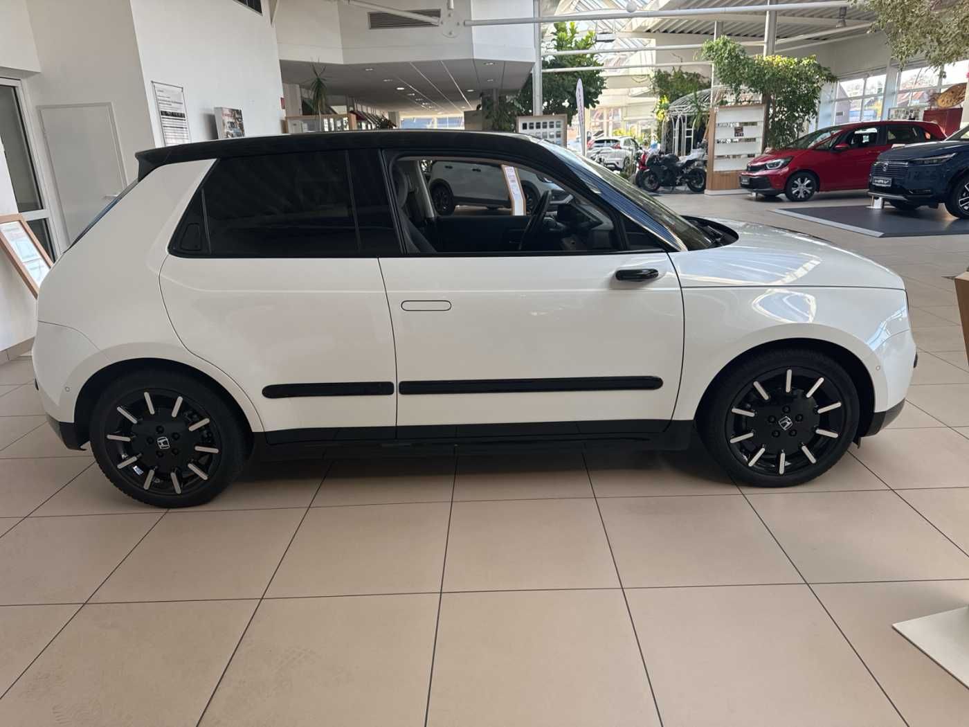 Honda e e Advance 17-Zoll *Ganzjahresreifen*