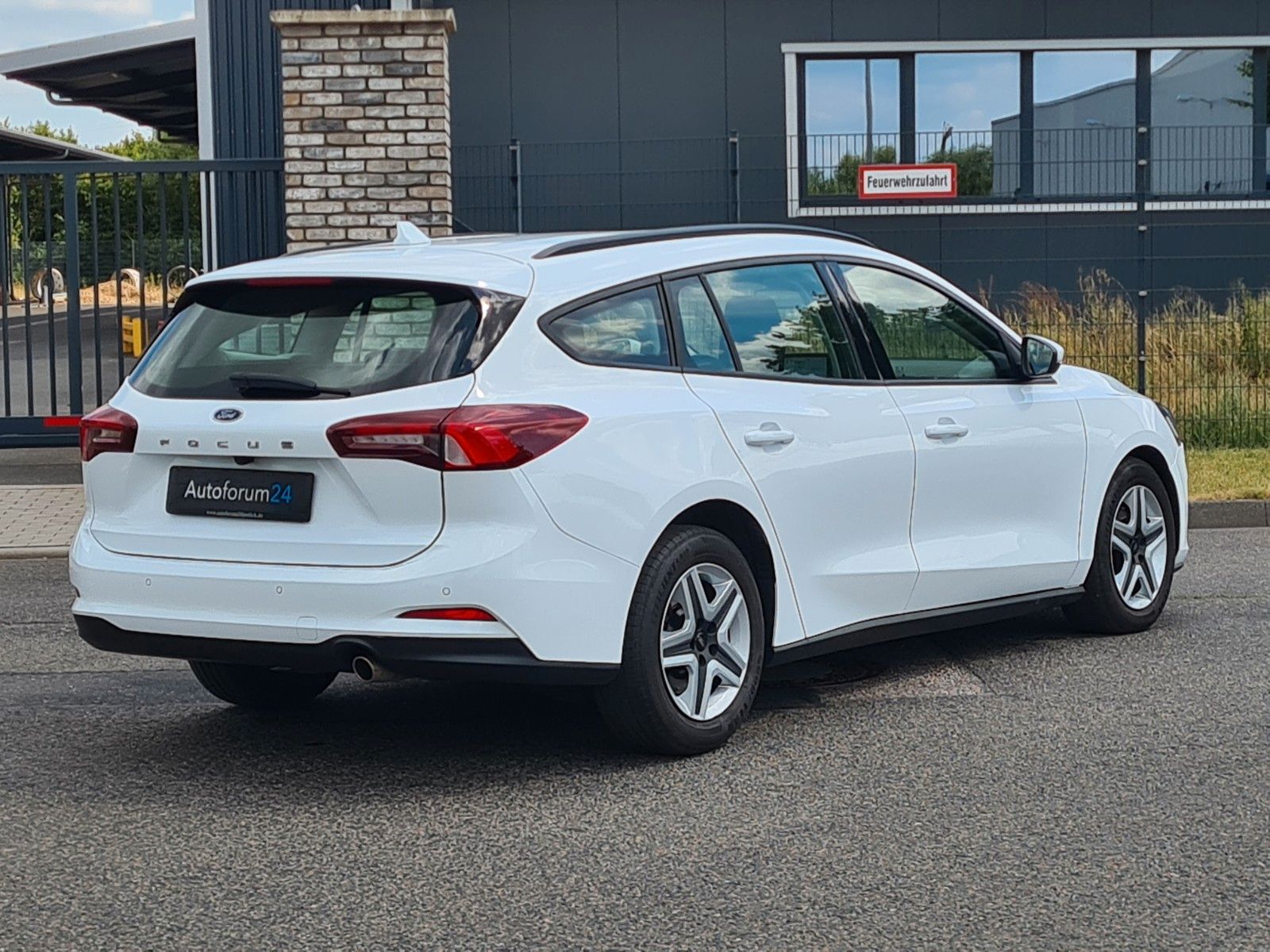 Ford Focus Turnier Cool & Connect - Samsaru's Car Outlet