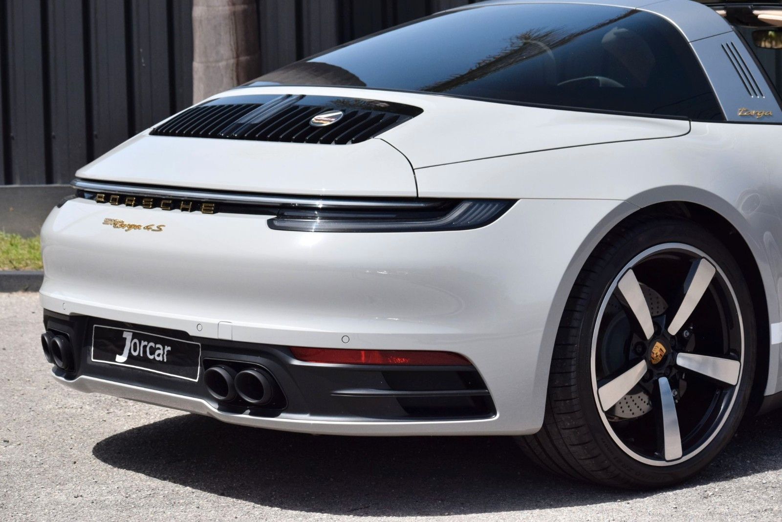 Porsche 992 Heritage Design Edition - Samsaru's Car Outlet