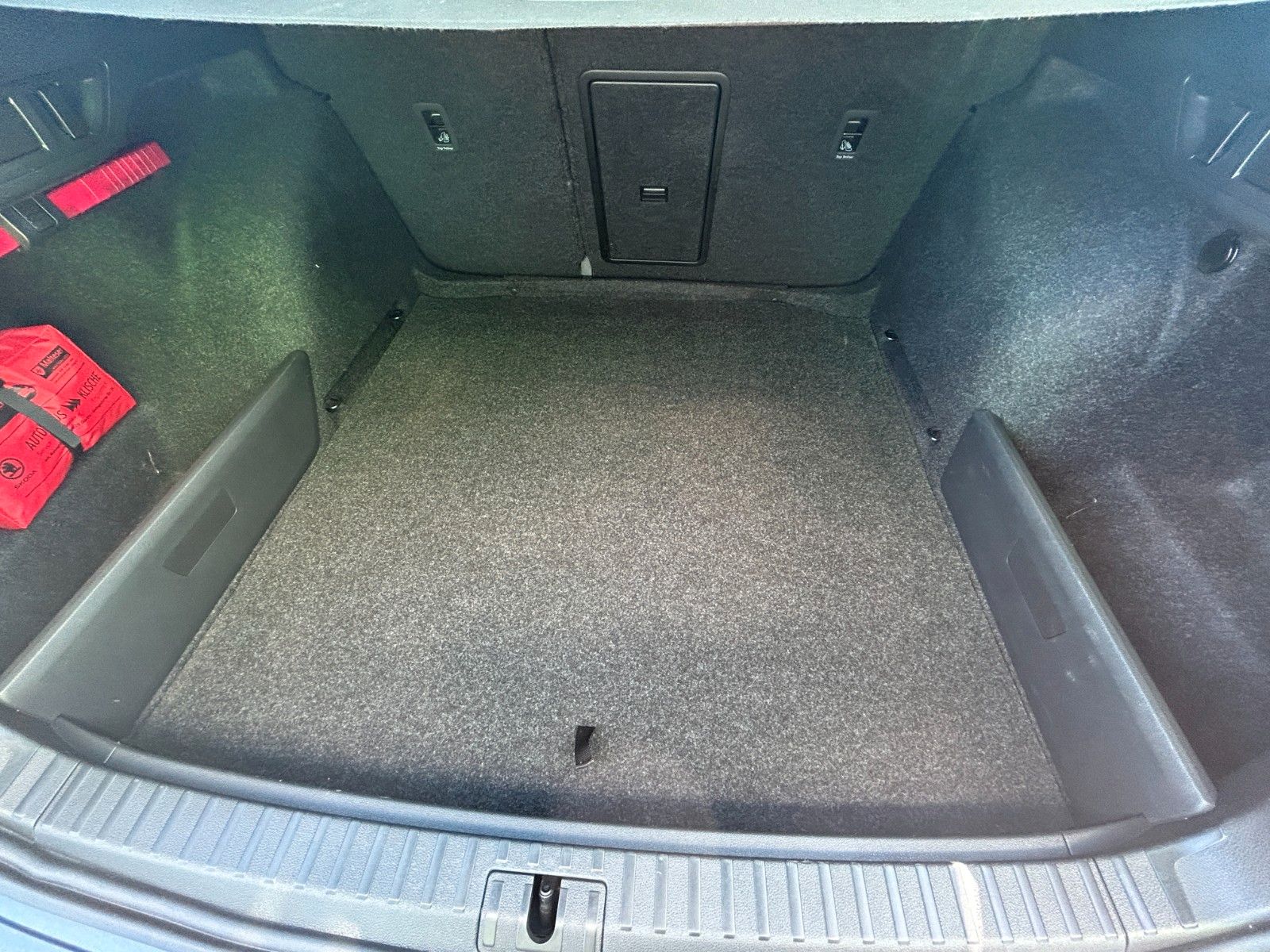 Skoda OCTAVIA Combi 1.5 TSI - Samsaru's Car Outlet