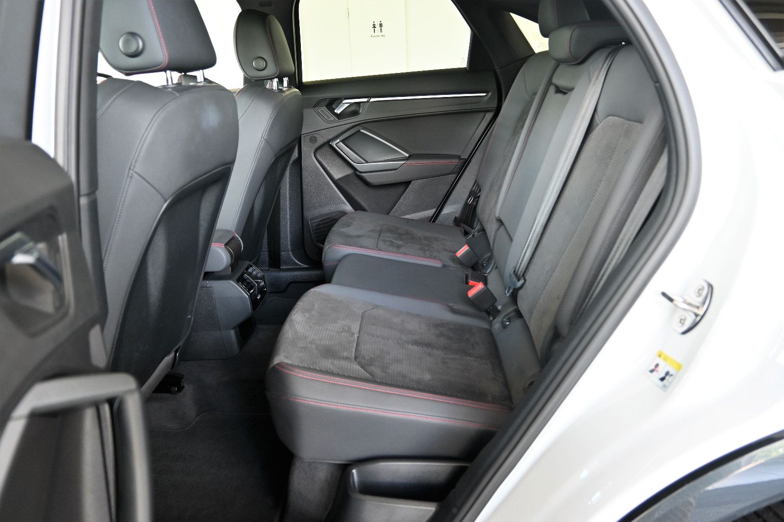 Audi Q3 SB 40 TFSI qu S-Line - Samsaru's Car Outlet