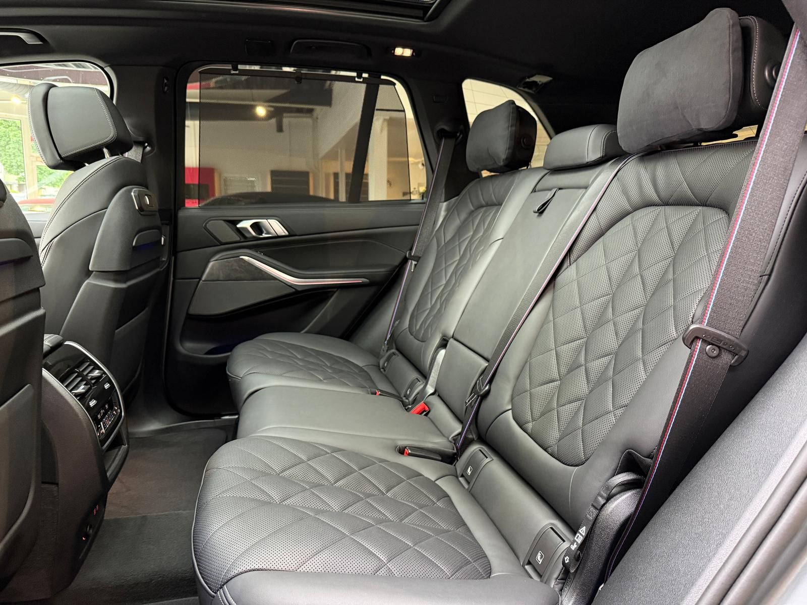 BMW X5 30d xD M Sport*FROZEN*7-Sitz*Pano-SKY*Massage