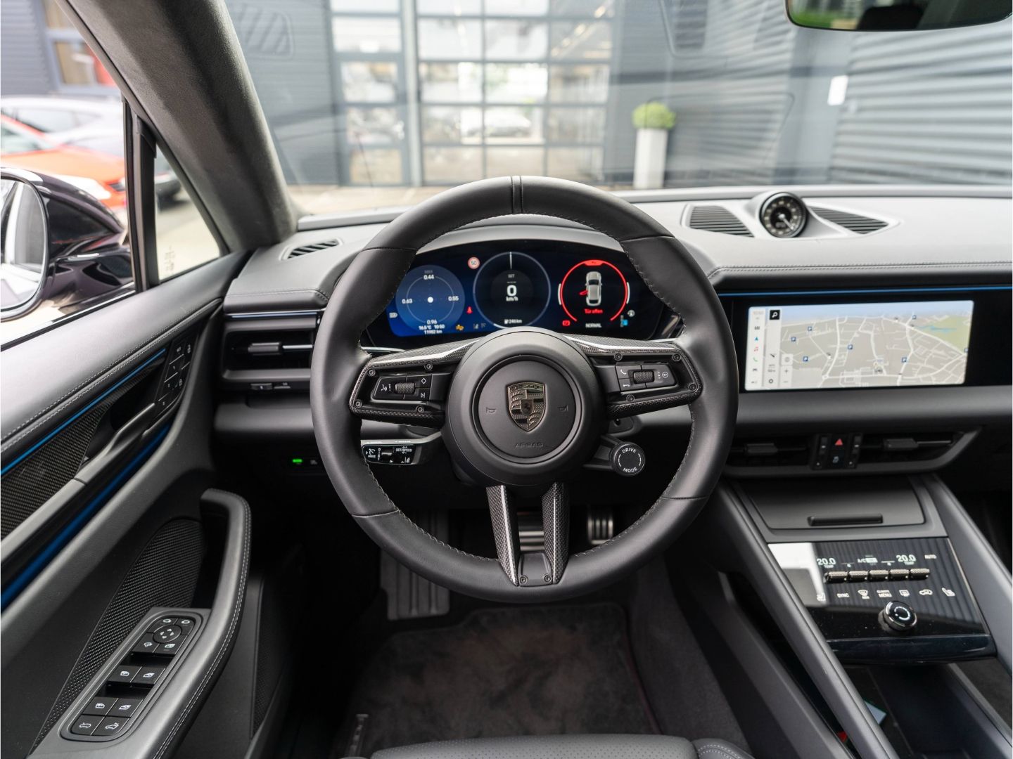 Porsche Macan Electric Turbo Matrix LED Beifahrerdisplay