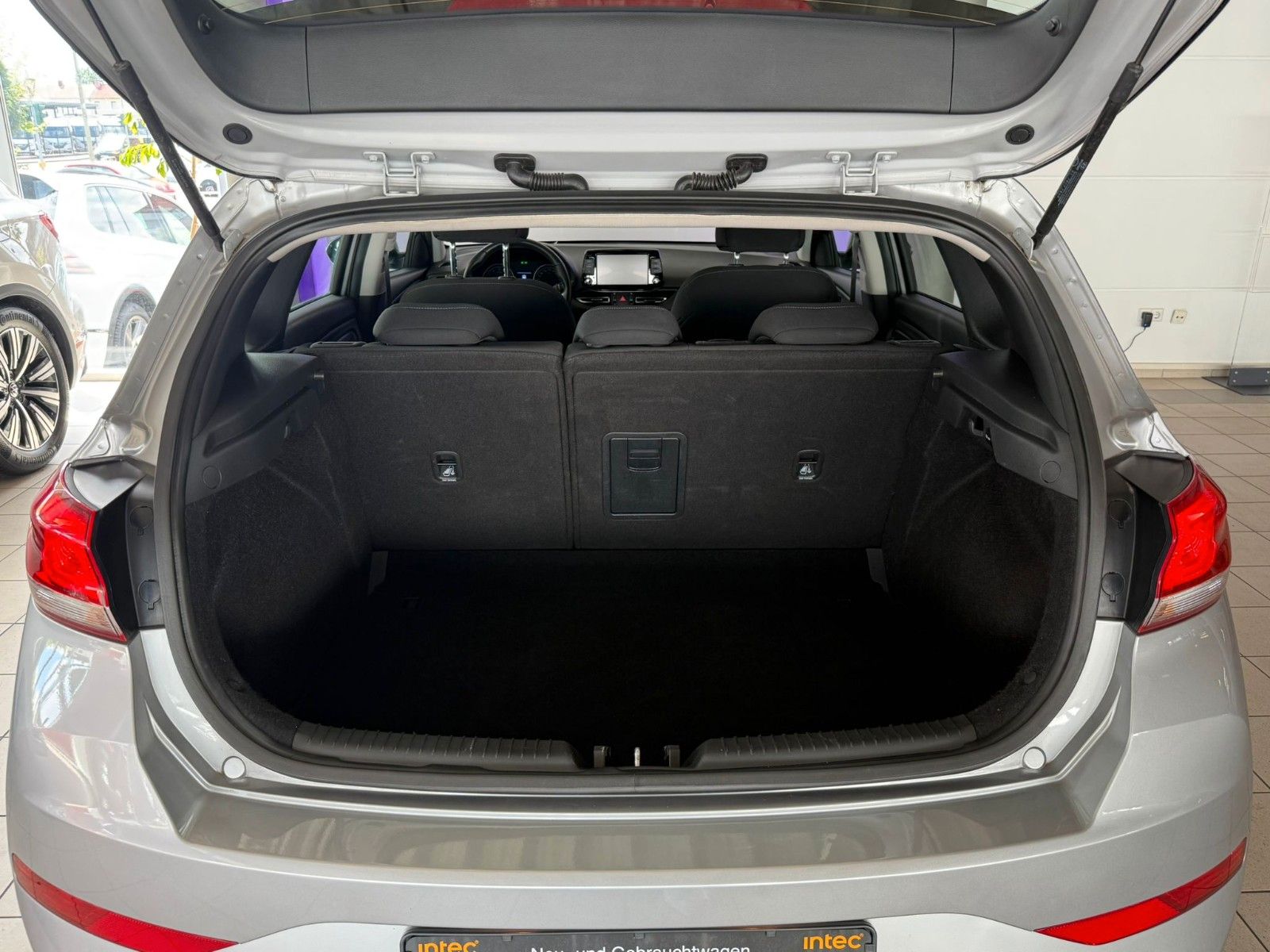 Hyundai i30 - Samsaru's Car Outlet