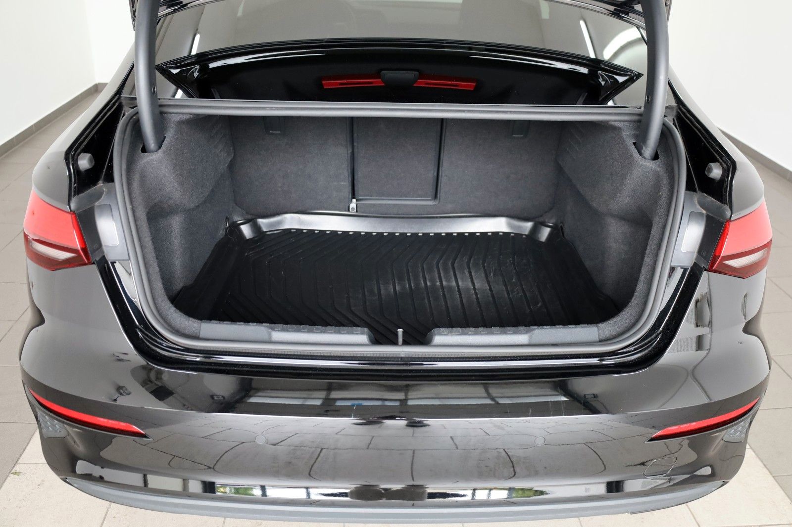 Audi A3 Limousine 35 TFSI - Samsaru's Car Outlet