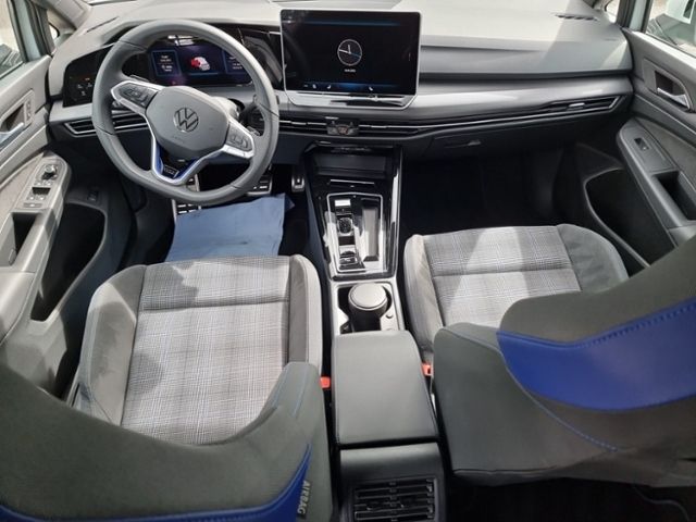 Volkswagen Golf VIII 1.5 eHybrid GTE IQ.LIGHT AHK NAVI KEYL