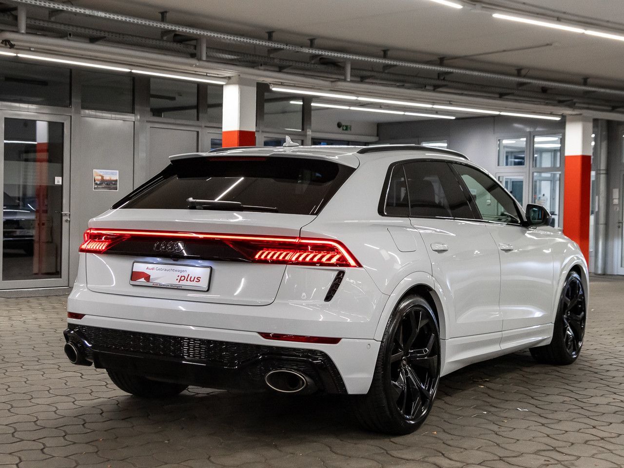 Audi RS Q8 4.0 TFSI quattro Dynamik plus Akrapovic
