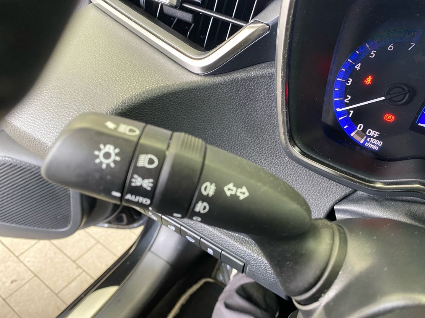 Toyota Corolla 1.8 Hybrid TS - Samsaru's Car Outlet