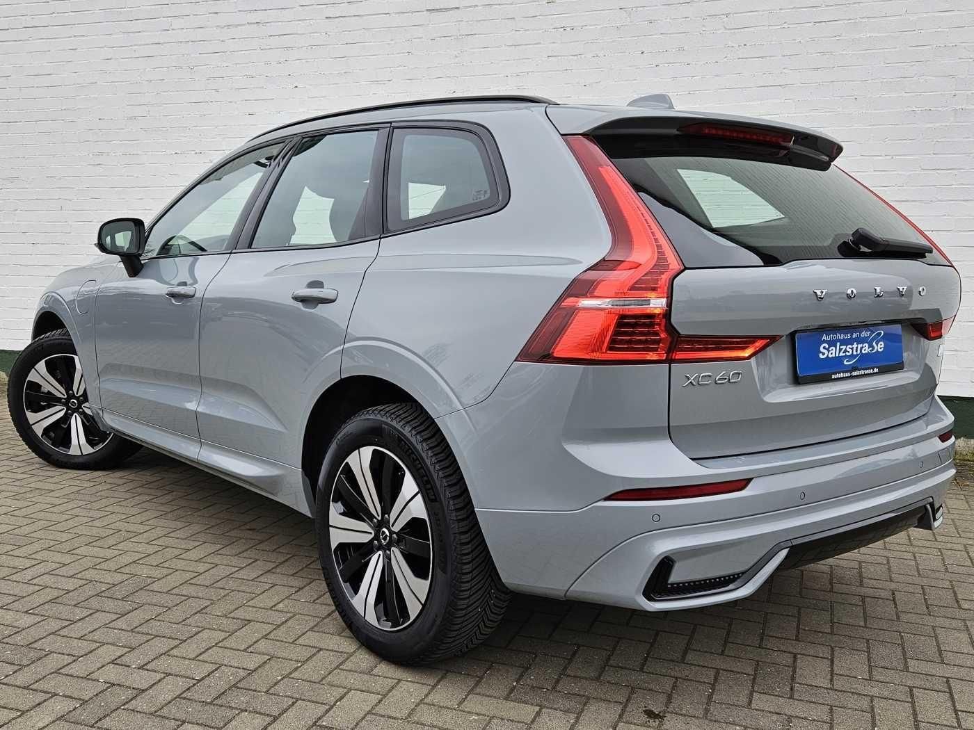 Volvo XC60 T6 AWD Plus Dark*AHK*ACC*Panorama*RFK*