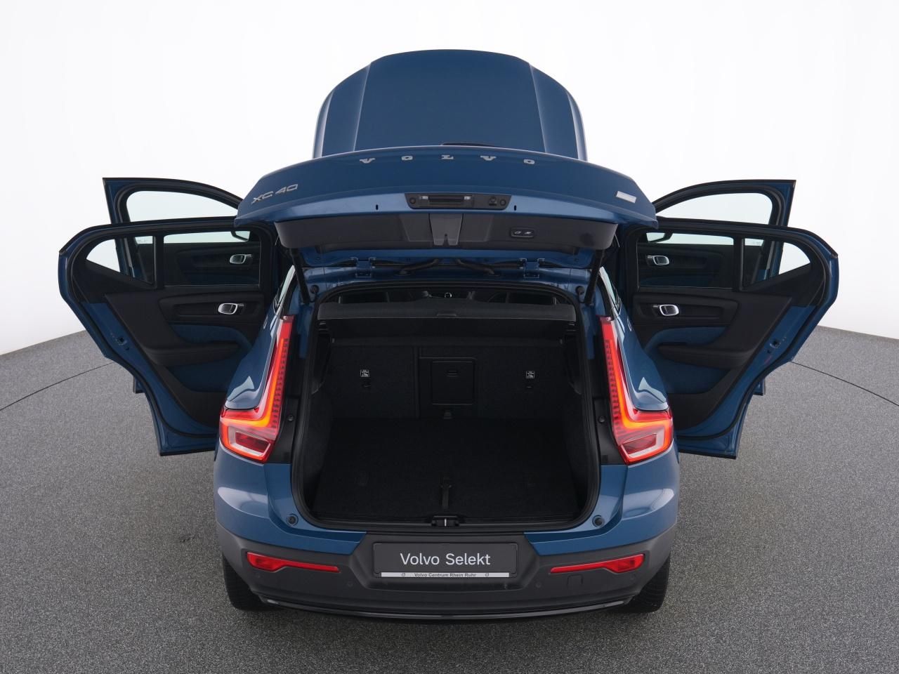 Volvo XC40 PURE ELECTRIC ULTIMATE AHK+LM 20''+MET+360°