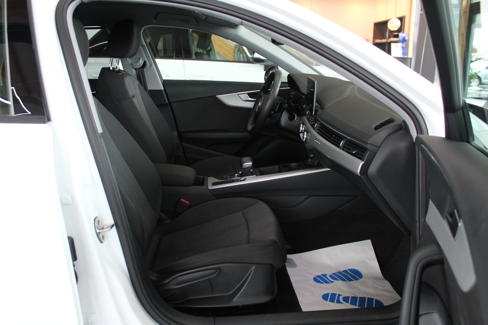 Audi A4 Avant 40 TDI quattro S tronic - Samsaru's Car Outlet