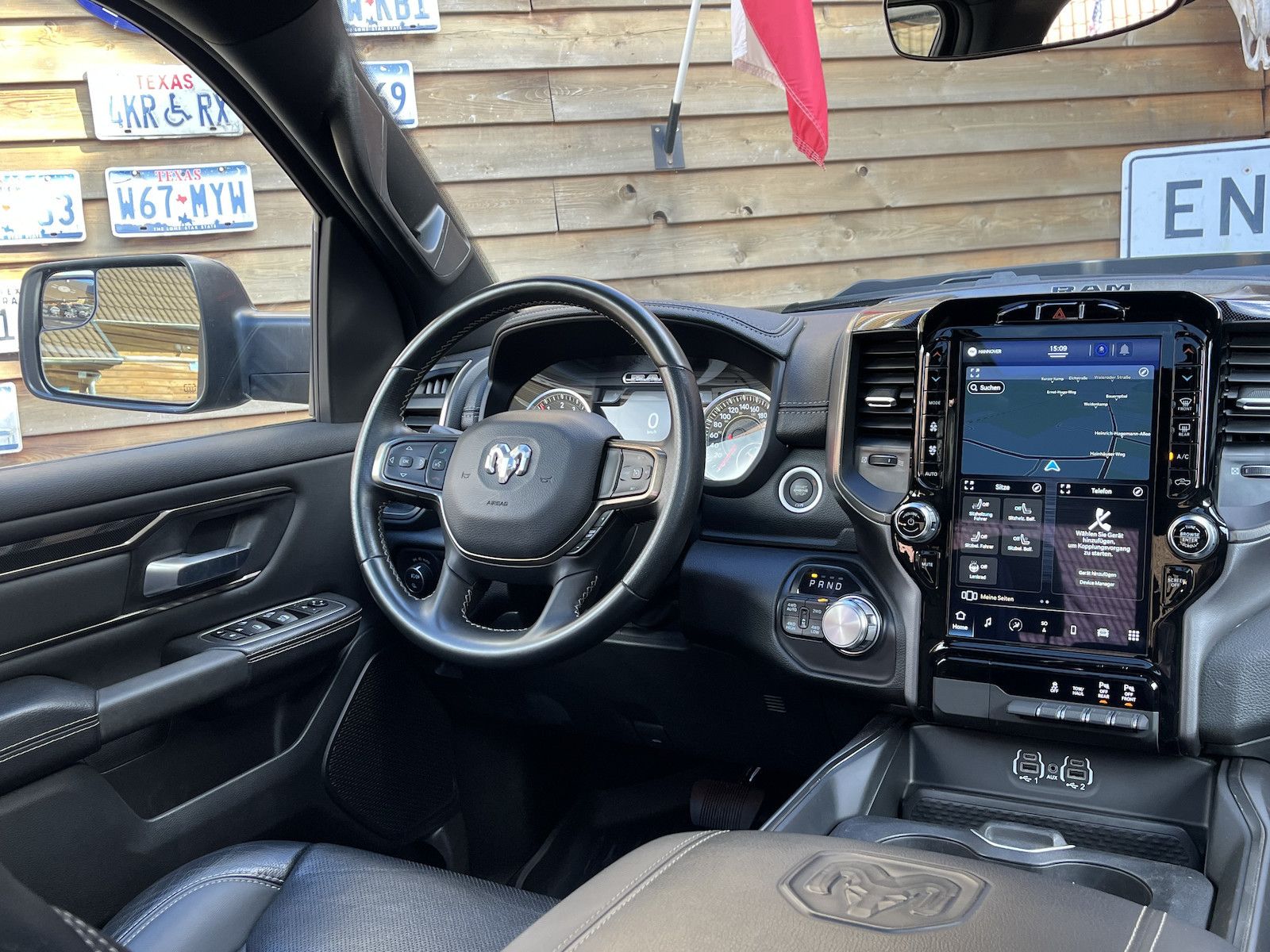 Dodge RAM 1500 SPORT 5,7L Pano 4x4 LPG 12´´ Navi AHK