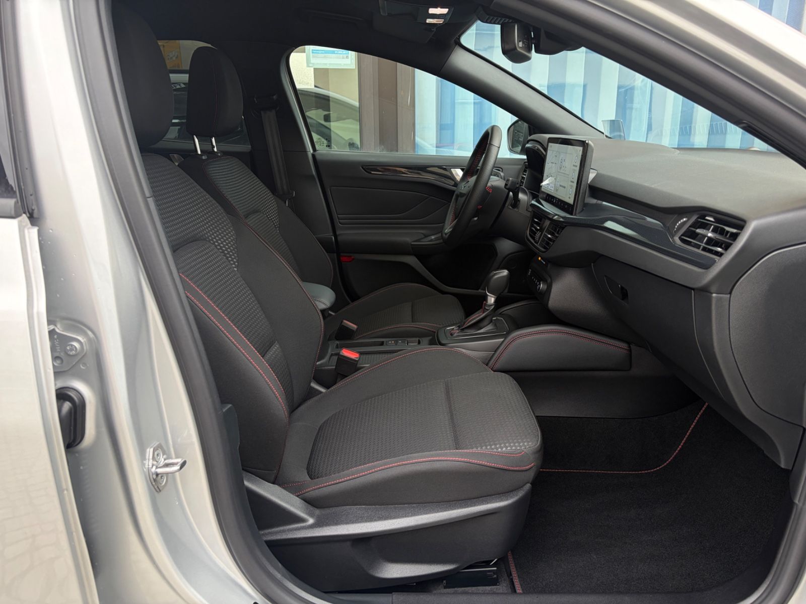 Ford Focus Turnier ST-Line X Automatik Kamera LED Nav
