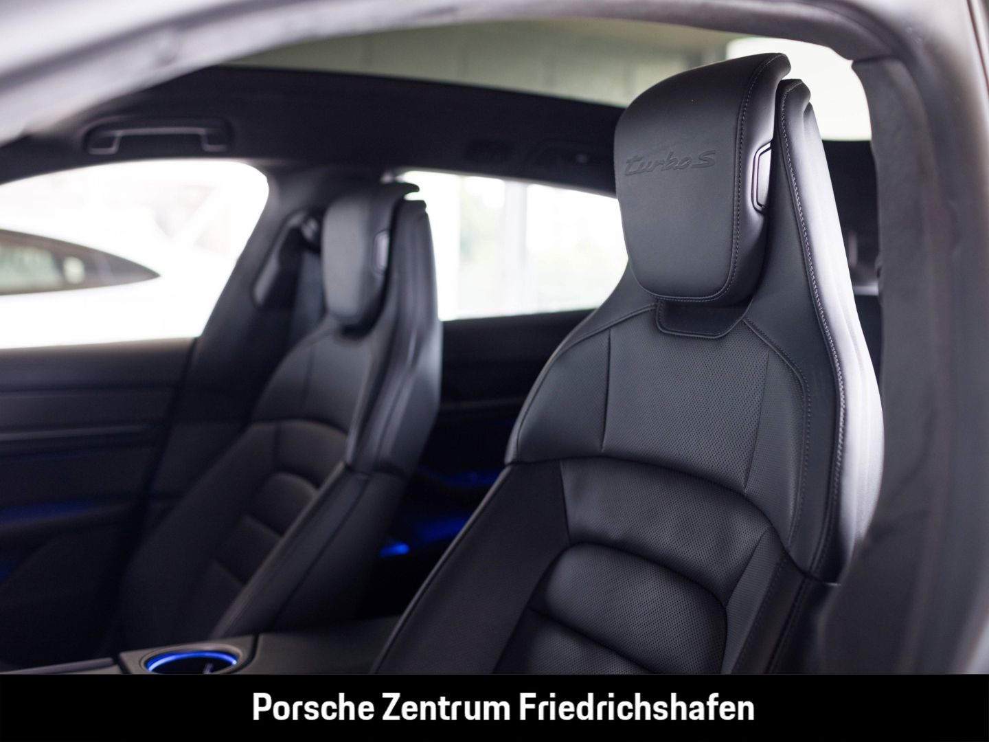 Porsche Taycan Turbo S Sport Turismo Burmester InnoDrive