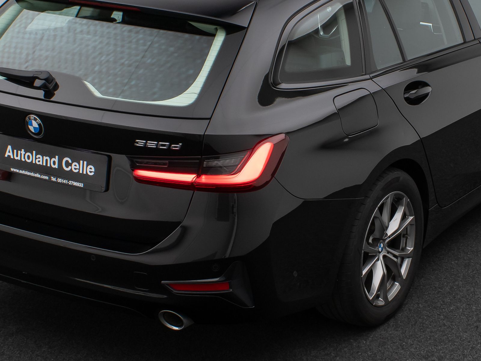 BMW 320d SportLine - Samsaru's Car Outlet