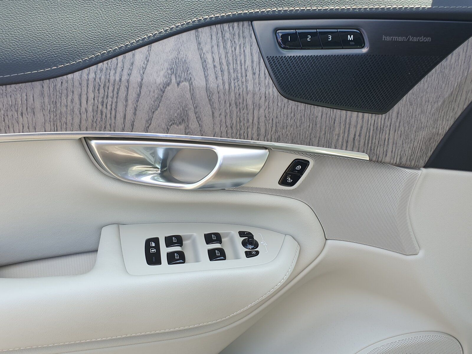 Volvo XC90 B5 AWD Ultimate Bright |PANO|LED|AHK|360°