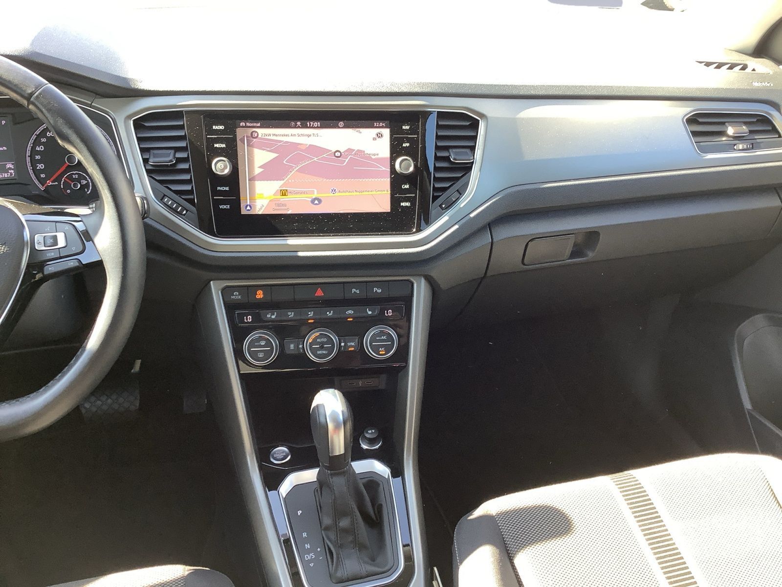 Volkswagen T-Roc 1.5TSI DSG STYLE - Samsaru's Car Outlet