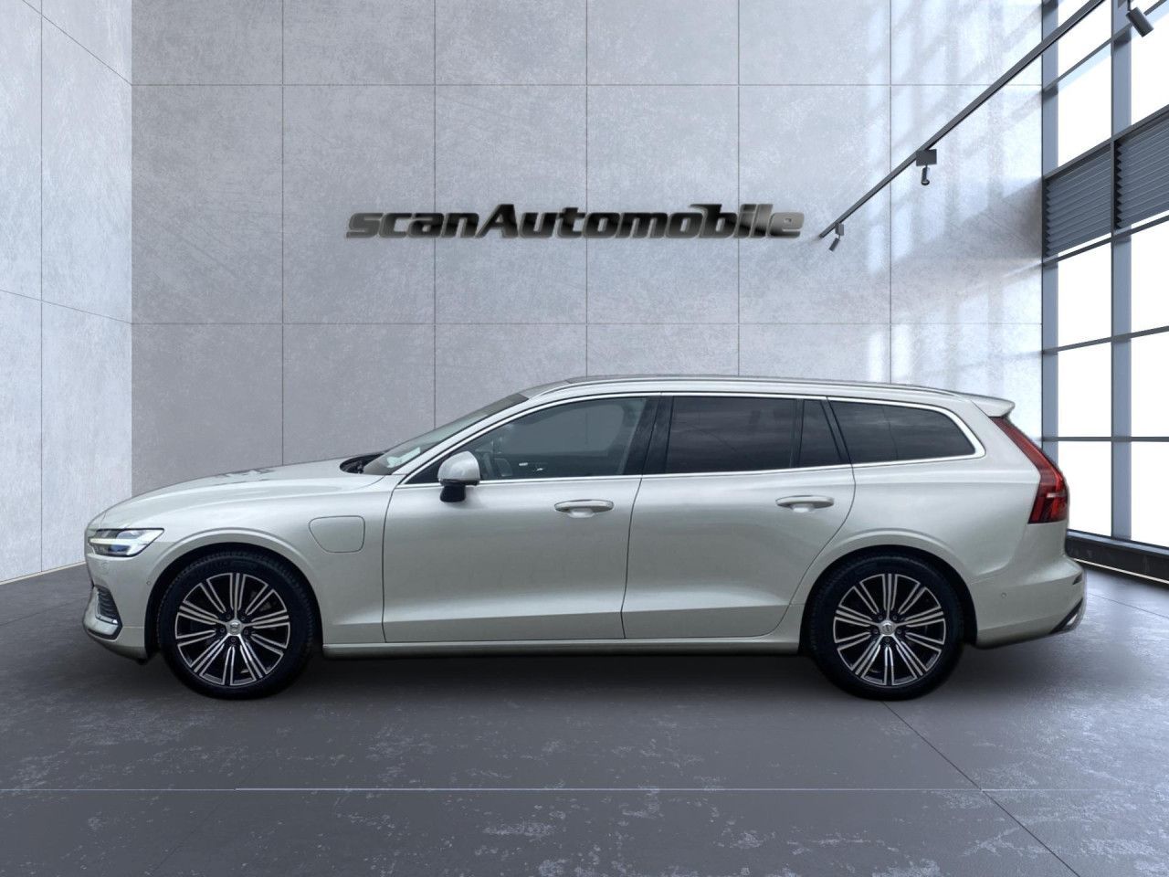 Volvo V60 Plus Bright Recharge Plug-In Hybrid AWD Navi