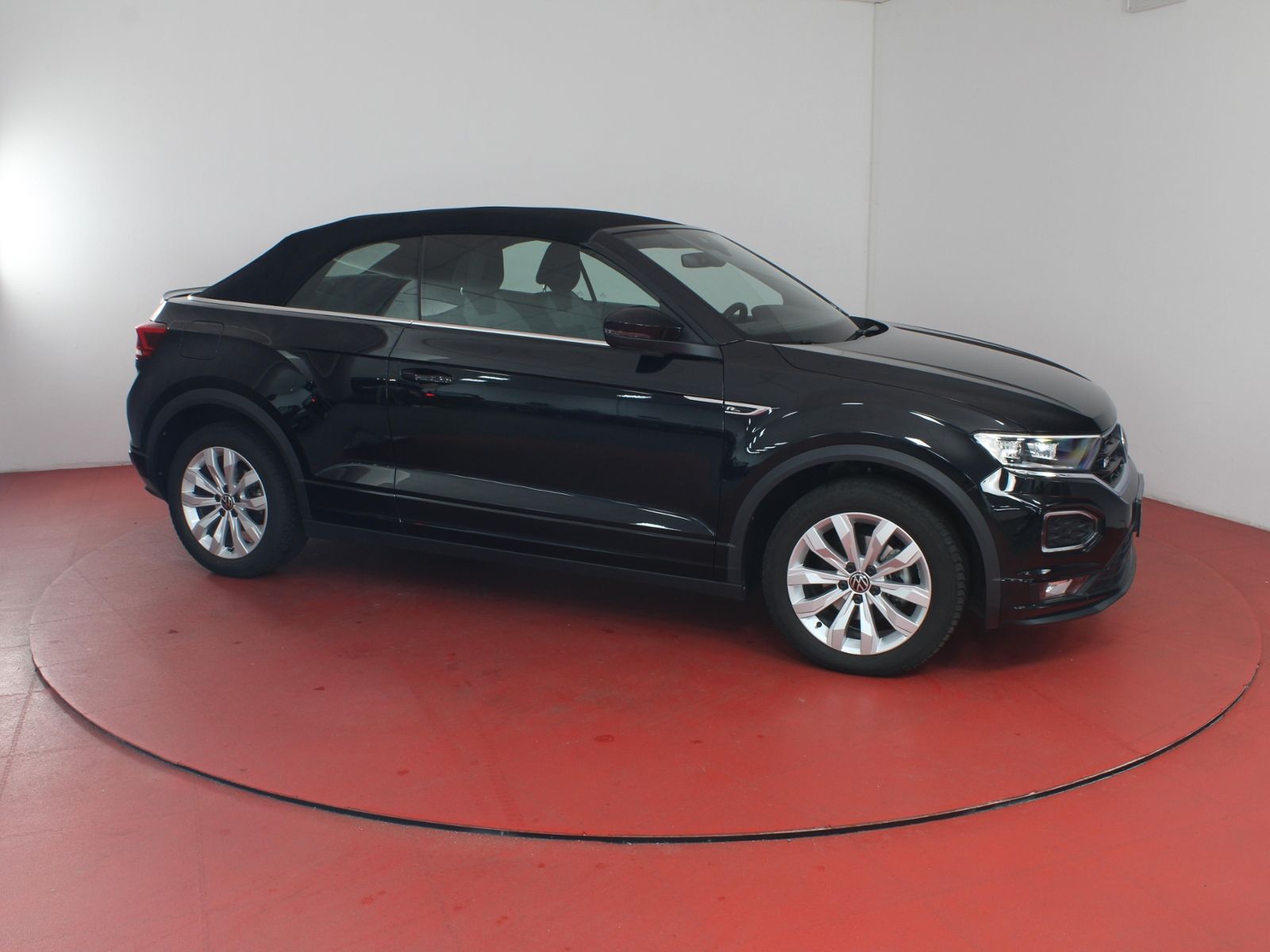 Volkswagen T-Roc R-Line 1.5TSI DSG - Samsaru's Car Outlet