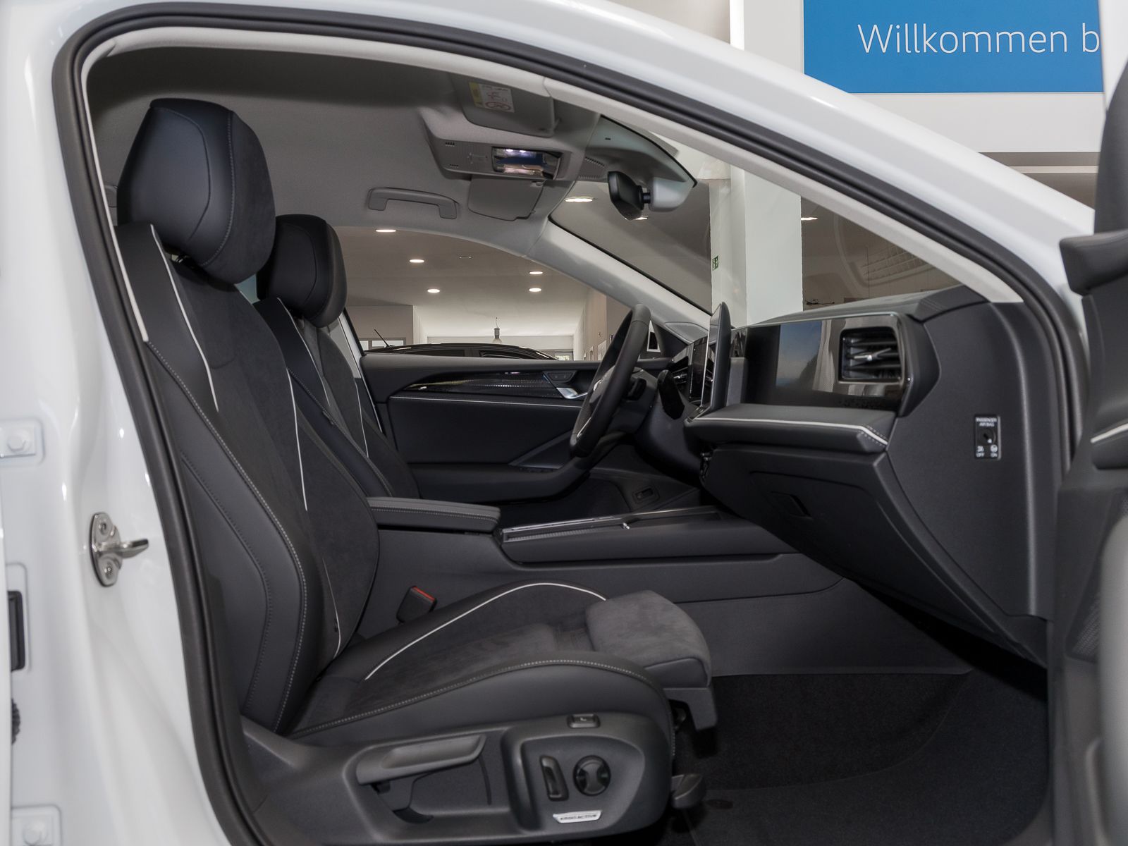 Volkswagen Passat Variant 1.5 TSI eHybrid DSG Business NAVI