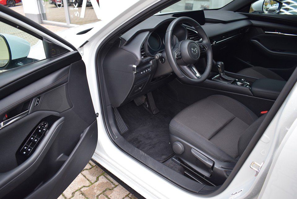 Mazda 3 2.5 140PS 6AG Center-Line Voll-LED Kamera Navi