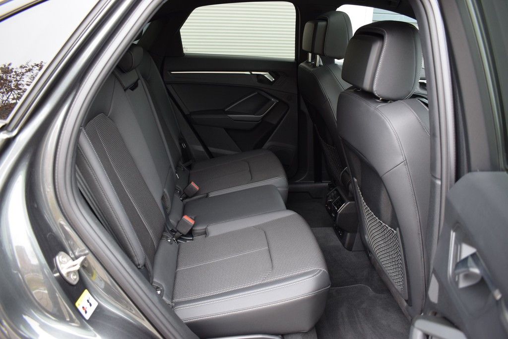 Audi Q3 Sportback 40 TDI qu/S-tr. *S-line*Matrix*AHK*