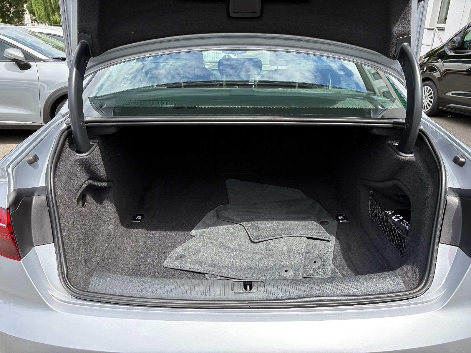 Audi A4 Lim. 35 TDI S Tronic - Samsaru's Car Outlet