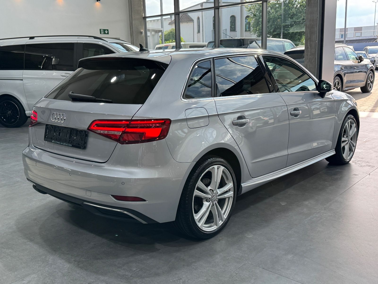 Audi A3 Sportback 40 e-tron sport - Samsaru's Car Outlet