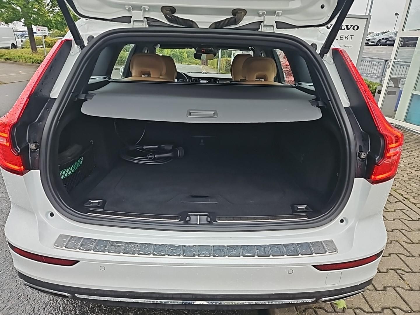 Volvo V60 T6 AWD Inscription Plug-In SK124