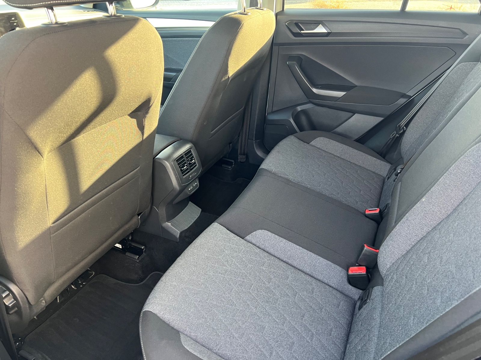 Volkswagen T-Roc 1.0 TSI Move - Samsaru's Car Outlet