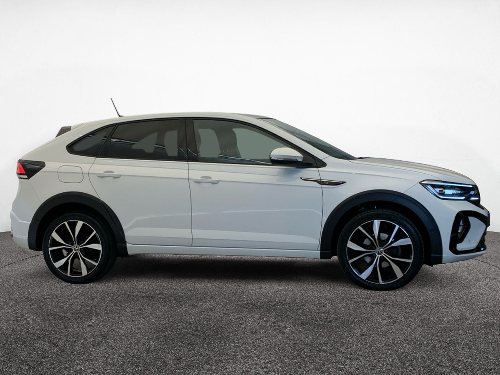 Volkswagen Taigo R-Line 1.5 TSI DSG - Samsaru's Car Outlet
