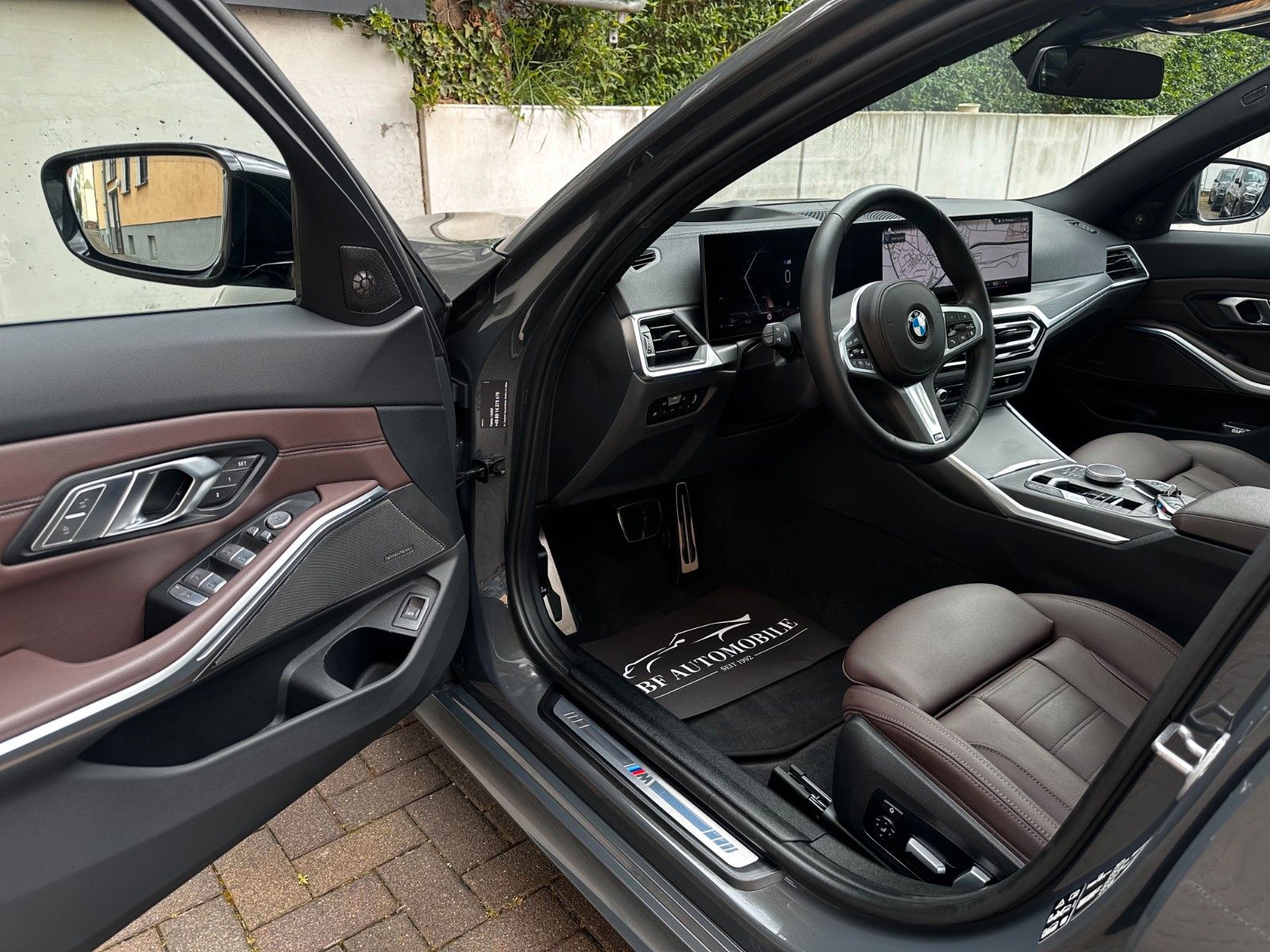 BMW 330d xDrive M Sport PANO*AHK*StandH*H&K*AdapLED