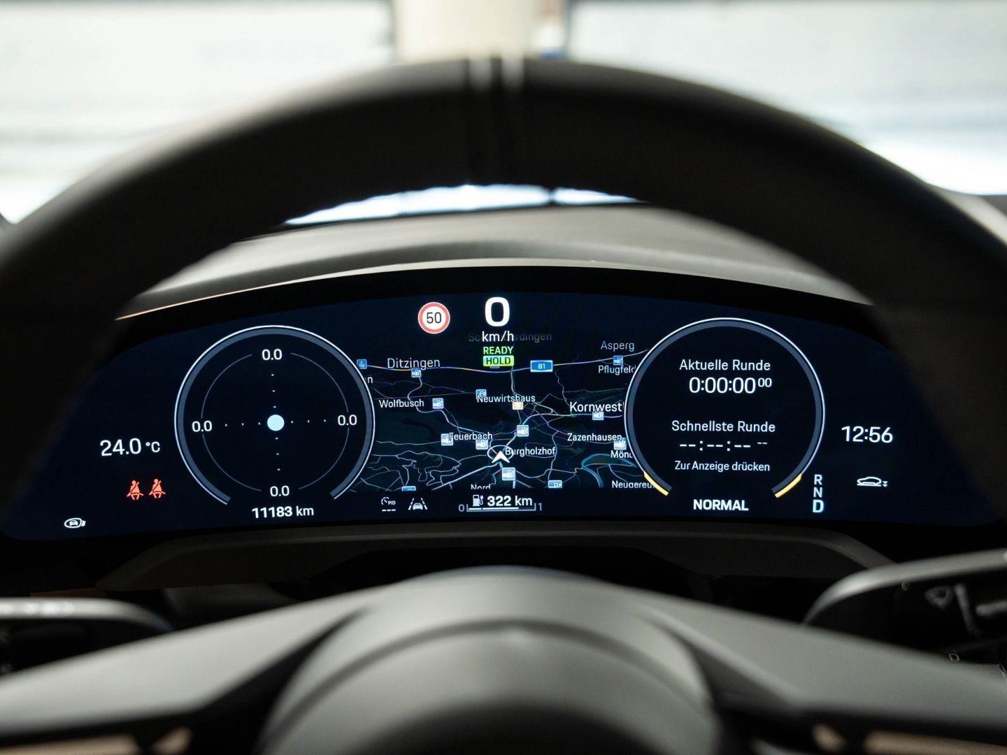 Porsche Taycan GTS InnoDrive Burmester Beifahrerdisplay