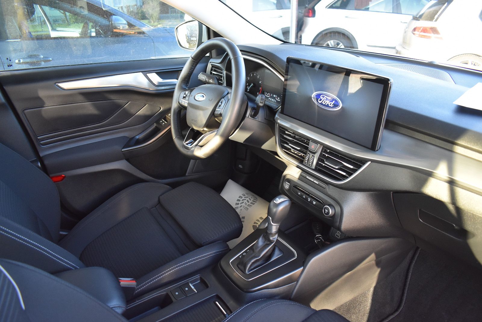 Ford Focus 1.0 EcoBoost Hybrid Aut. TITANIUM - Samsaru's Car Outlet