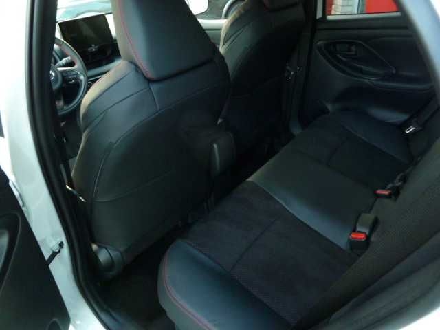 Toyota Yaris Hybrid 1.5 GR SPORT - Navi, JBL, HuD, PDC,