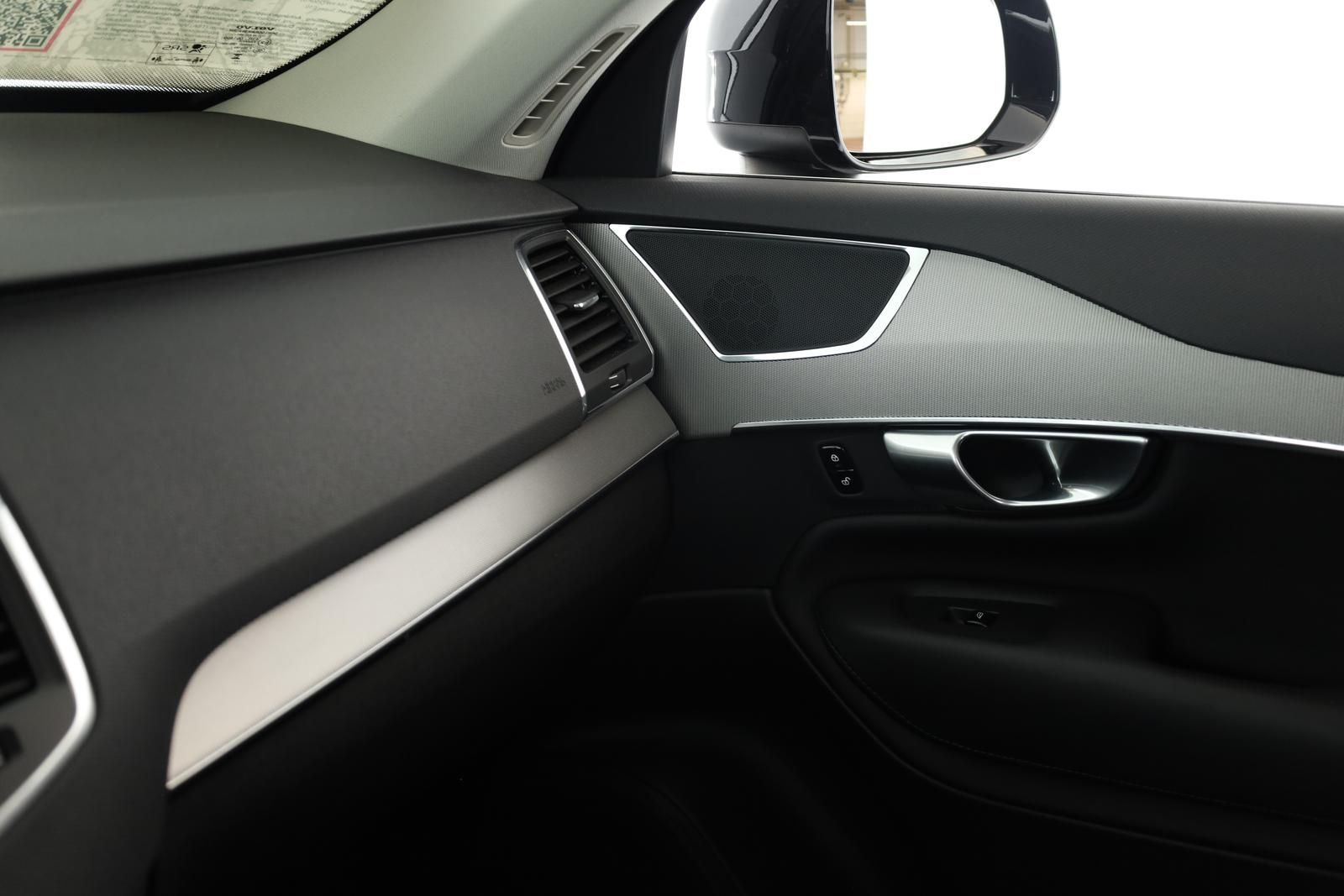 Volvo XC90 B5 AWD Core 7S LED Navi SHZ ACC Kam 20" AHK