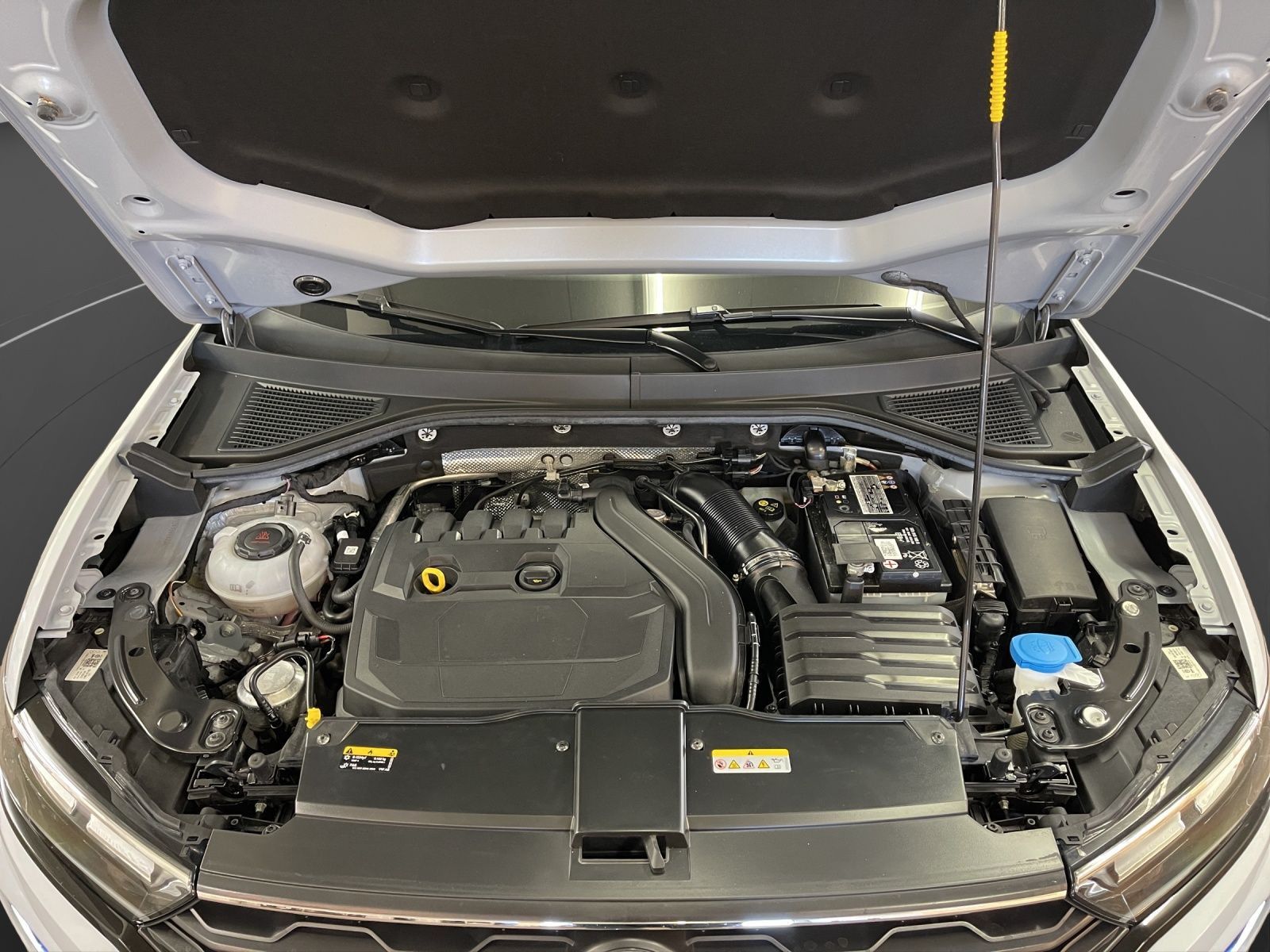 Volkswagen T-Roc 1.5 TSI Sport - Samsaru's Car Outlet