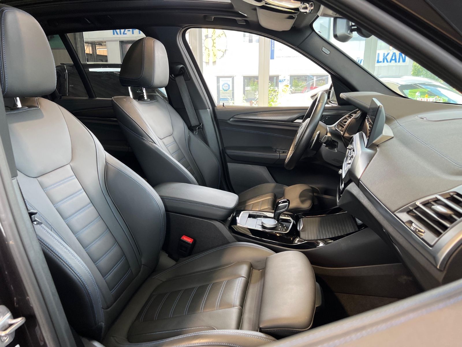 BMW X3 xDrive 30i M-Sportpaket - Samsaru's Car Outlet