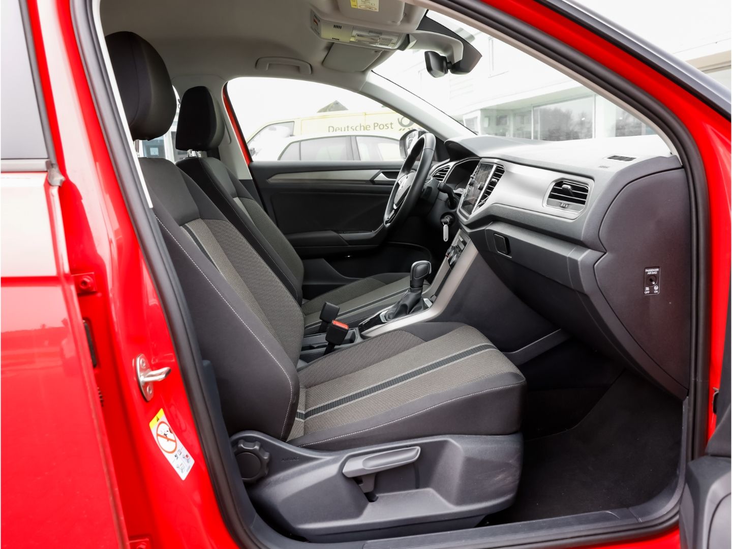 Volkswagen T-Roc STYLE 2.0 TDI DSG - Samsaru's Car Outlet