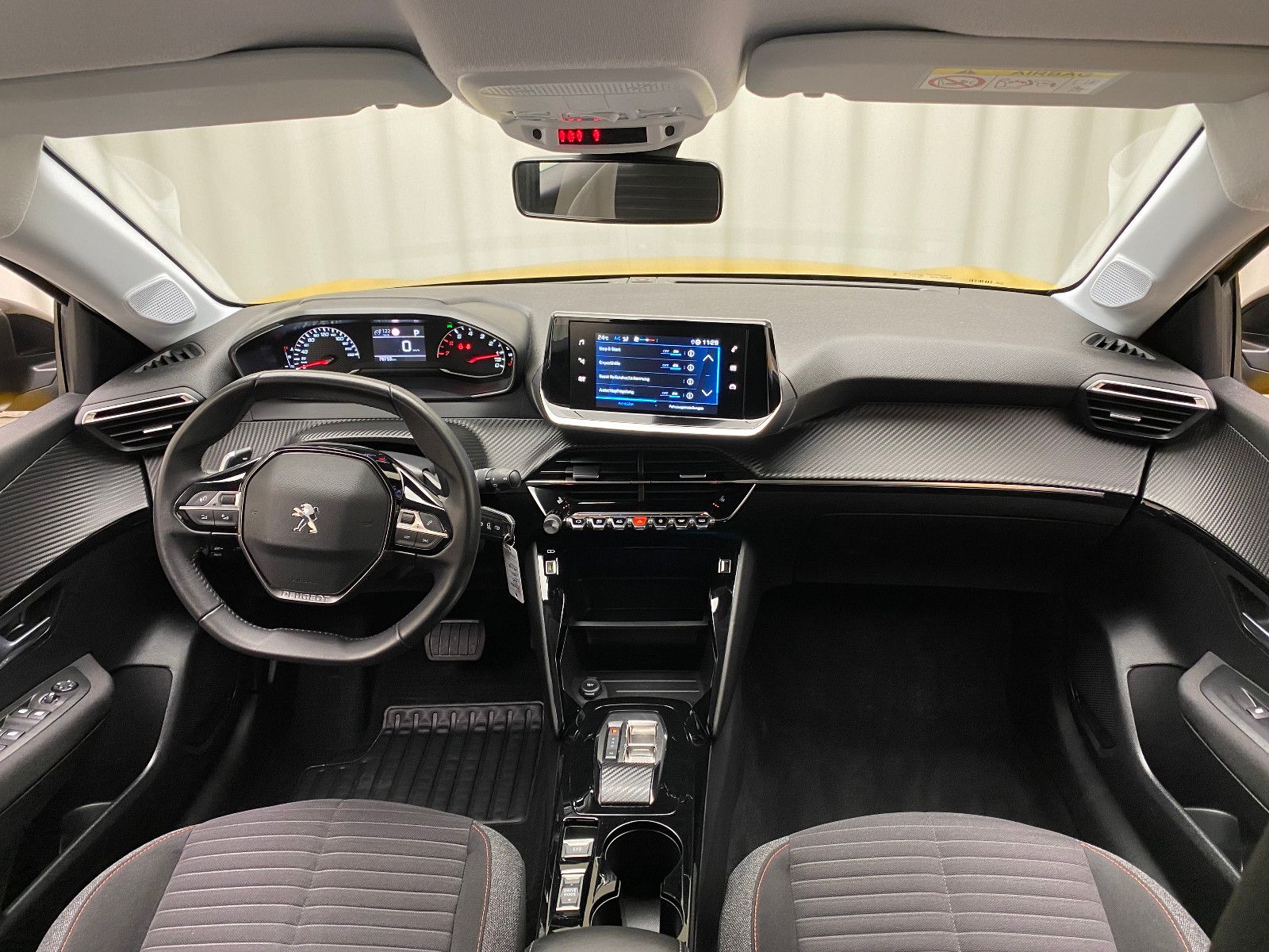 Peugeot 208 Active Pack 1.2 Automatik - Samsaru's Car Outlet